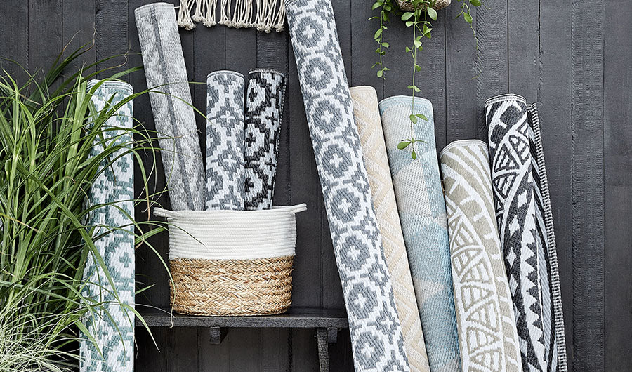 Outdoortextilien: Kissen & Teppiche für draußen