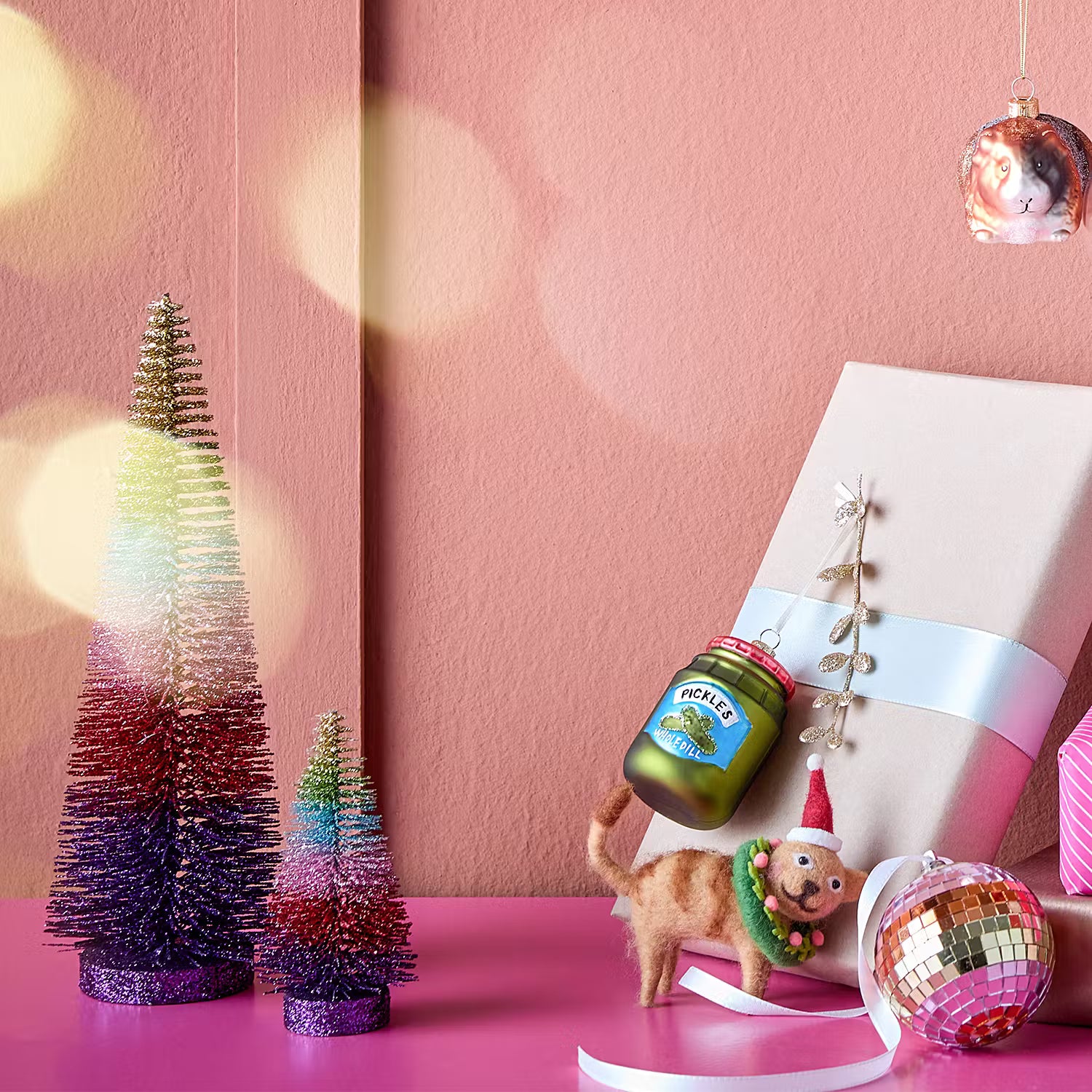 Baumanhänger HANG ON Katze mit Kranz