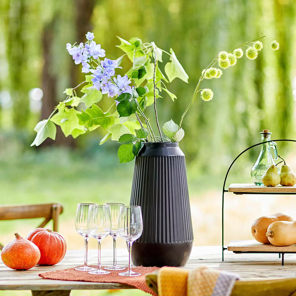 FINJA Vase – Blumen perfekt inszeniert – BUTLERS