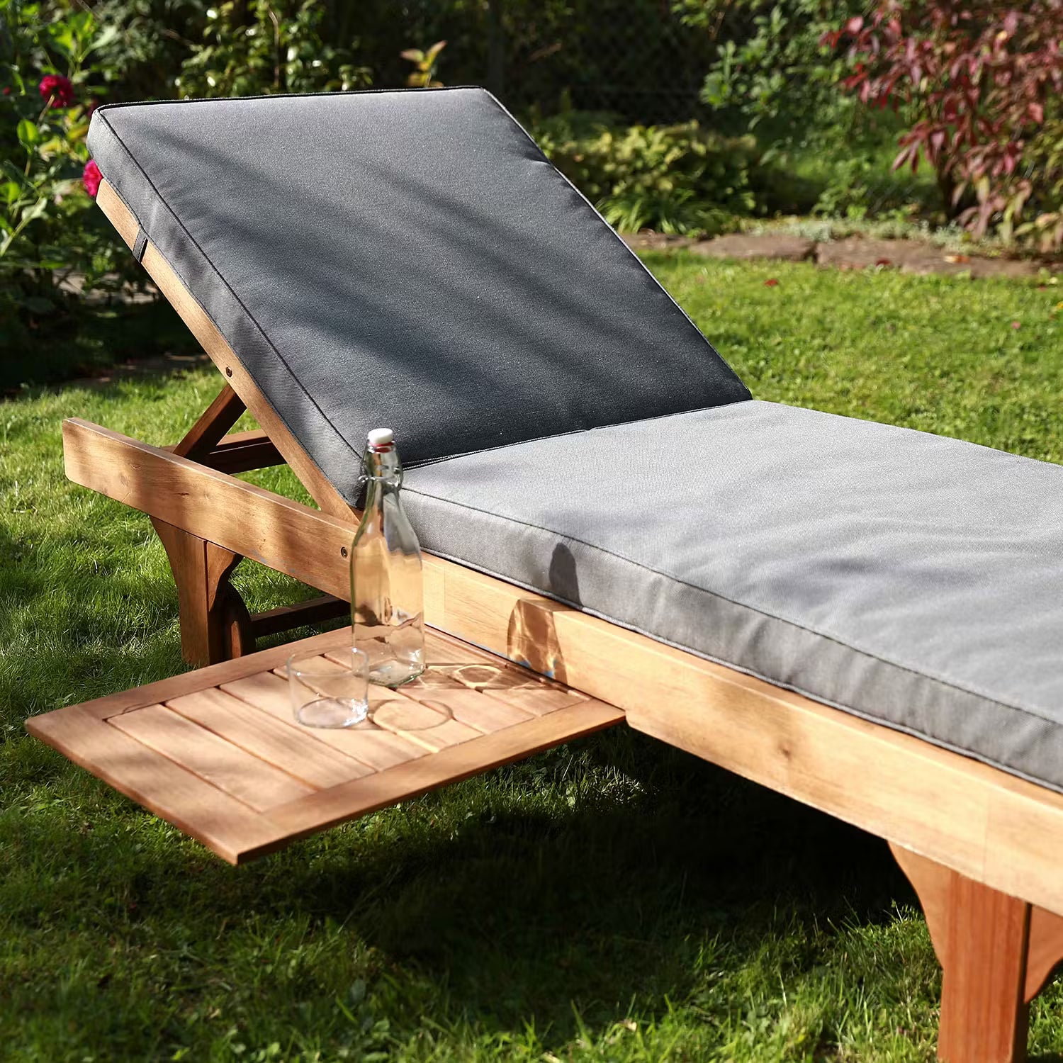 SOMERSET Gartenliege - Akazie massiv / Polyester - Braun