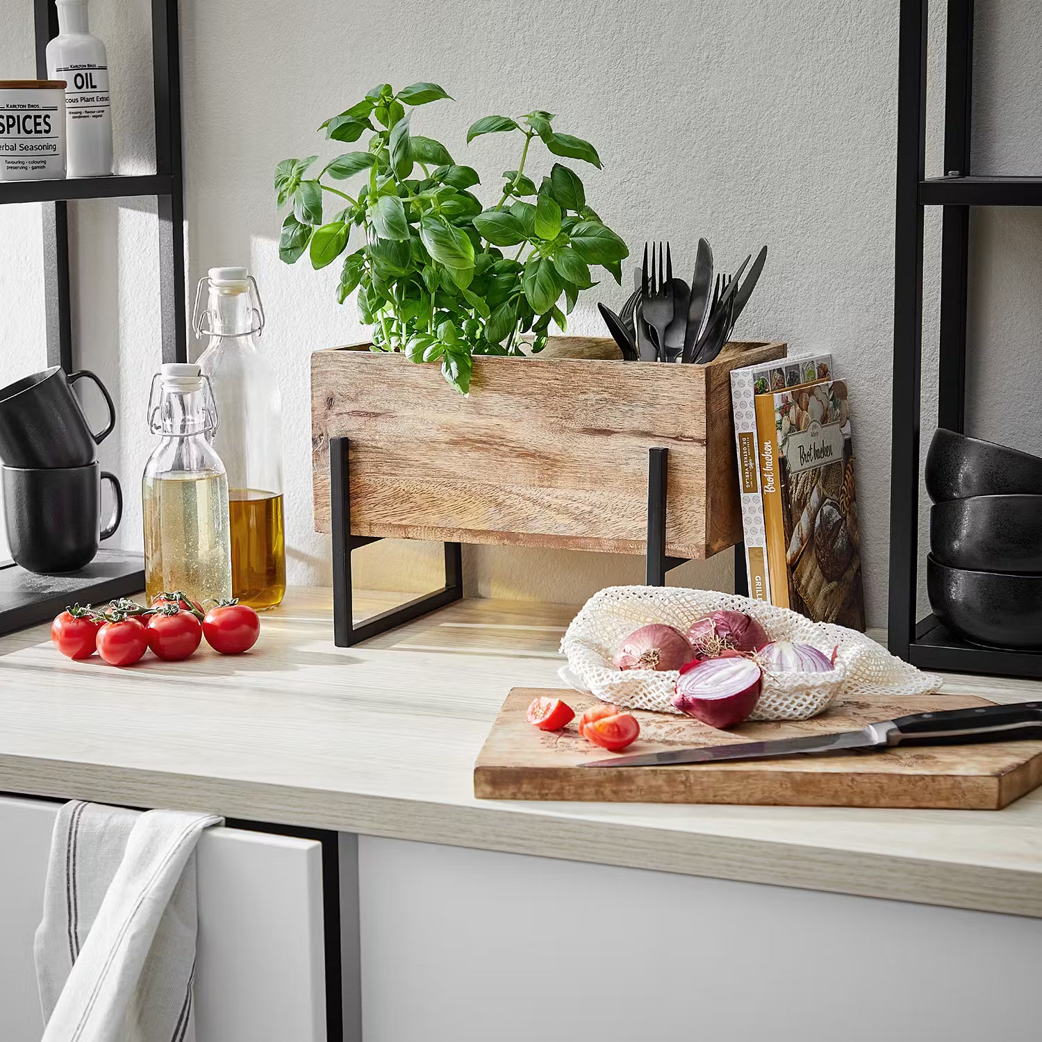 STANDARD SUPPLY Pflanzkasten mit Gestell – Urban Gardening – BUTLERS