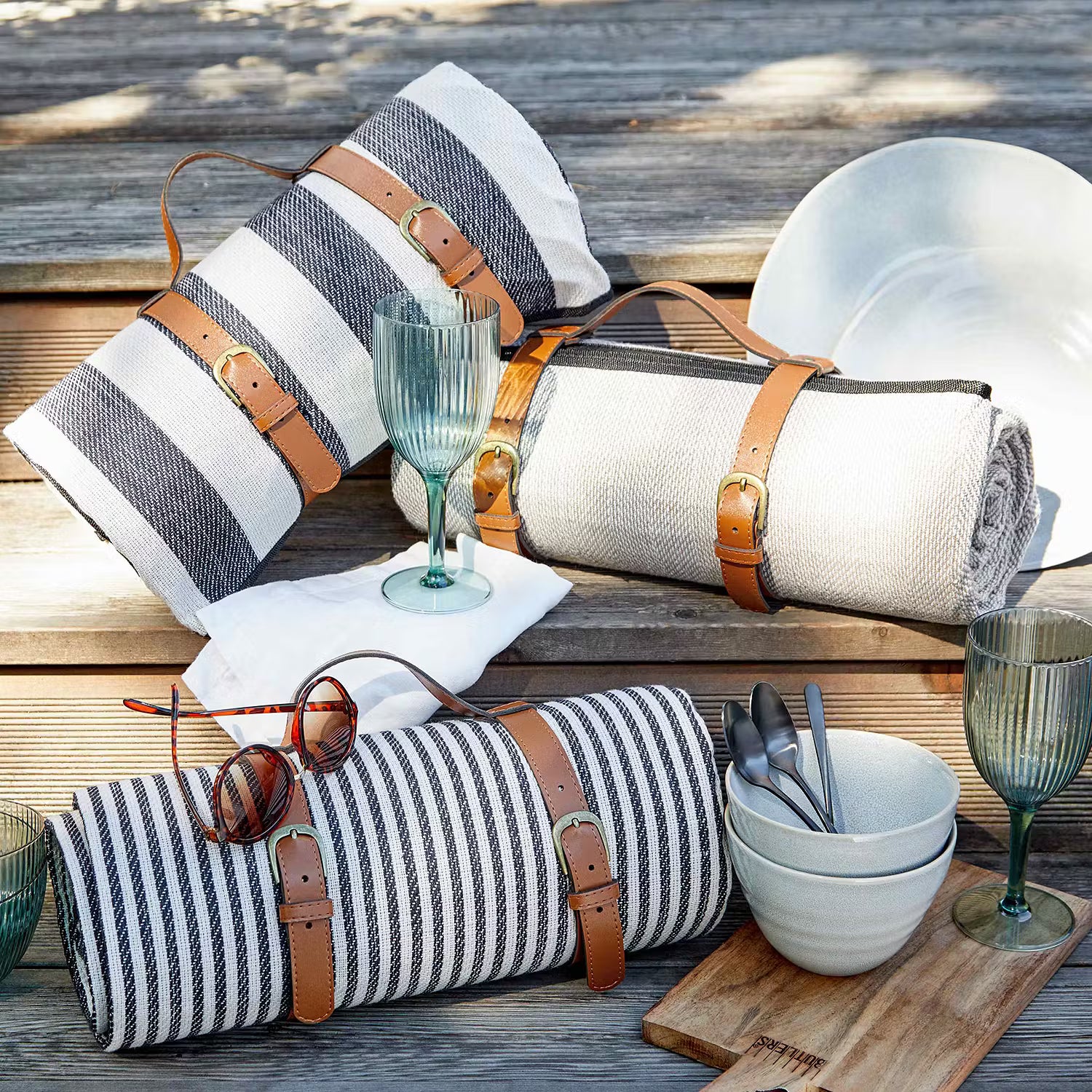 WANDERLUST Picknickdecke Streifen - Polyacryl / Polyester - Creme