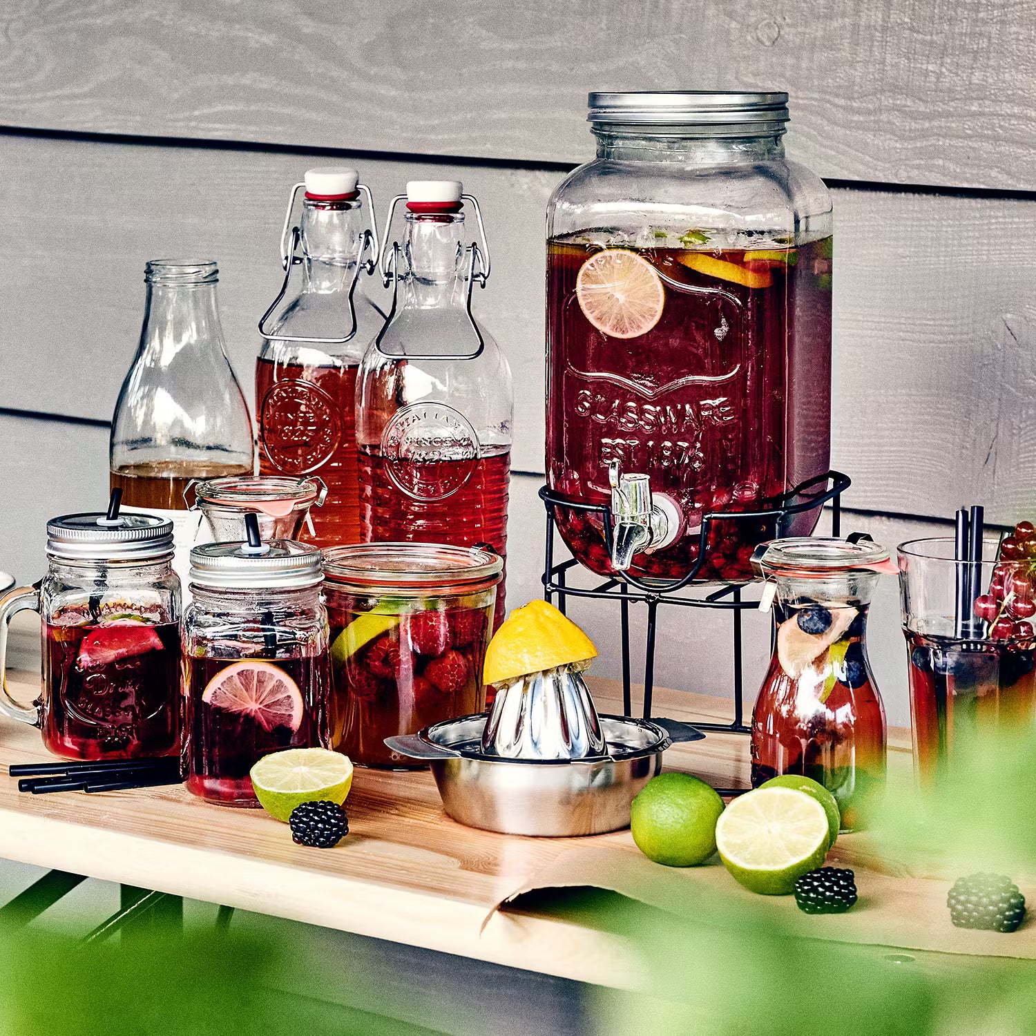 MENUETT Fruchtpresse mit Schale - Edelstahl - Silber