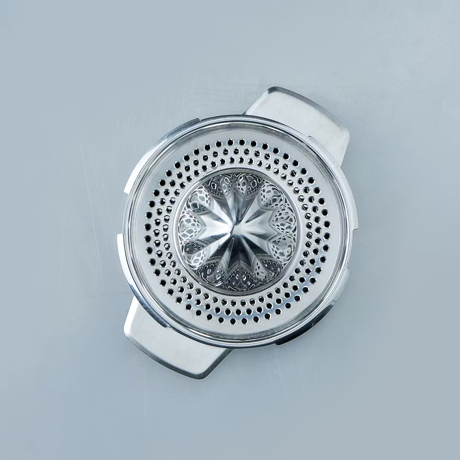 MENUETT Fruchtpresse mit Schale - Edelstahl - Silber