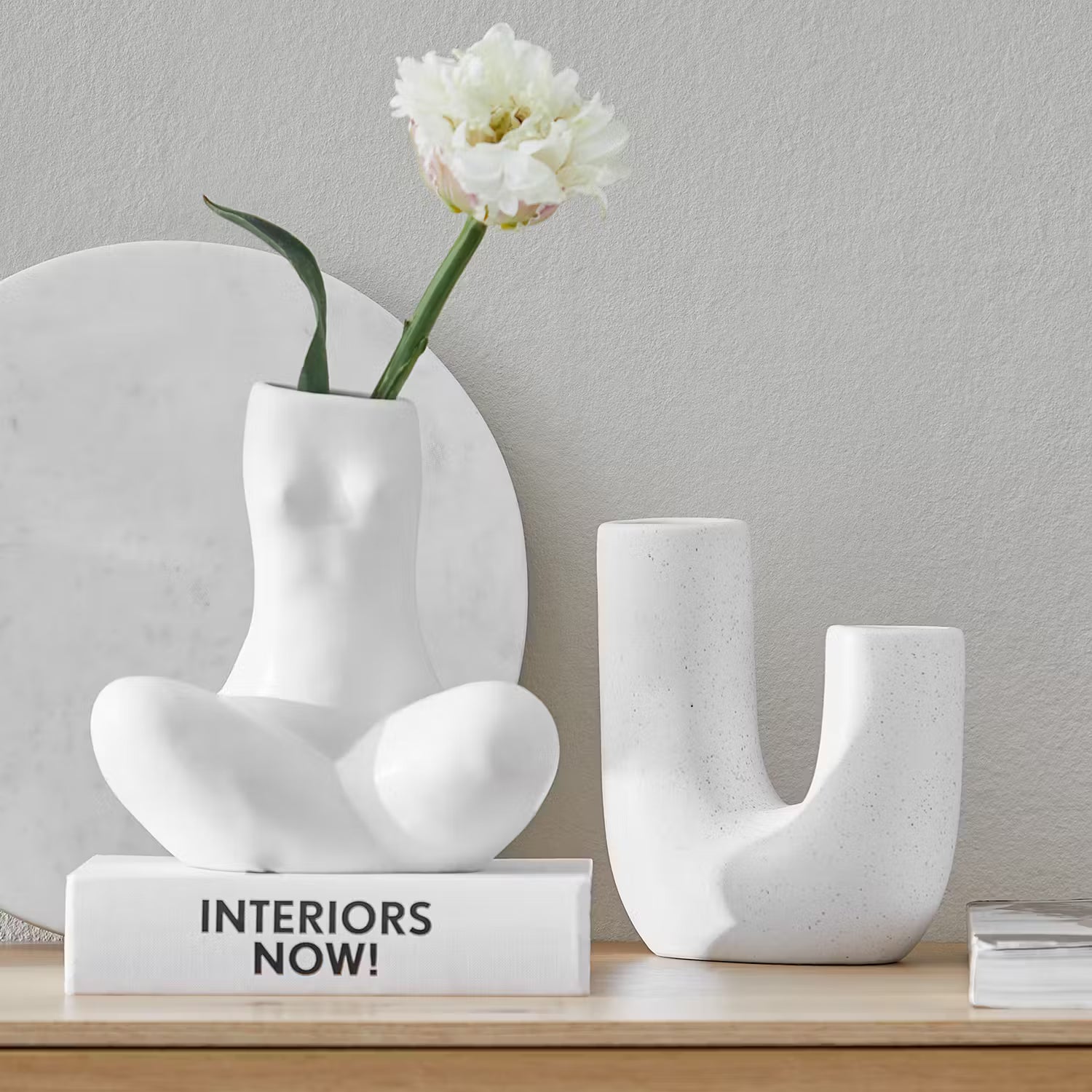 KIM Vase Silhouette sitzend - Steingut - Weiß