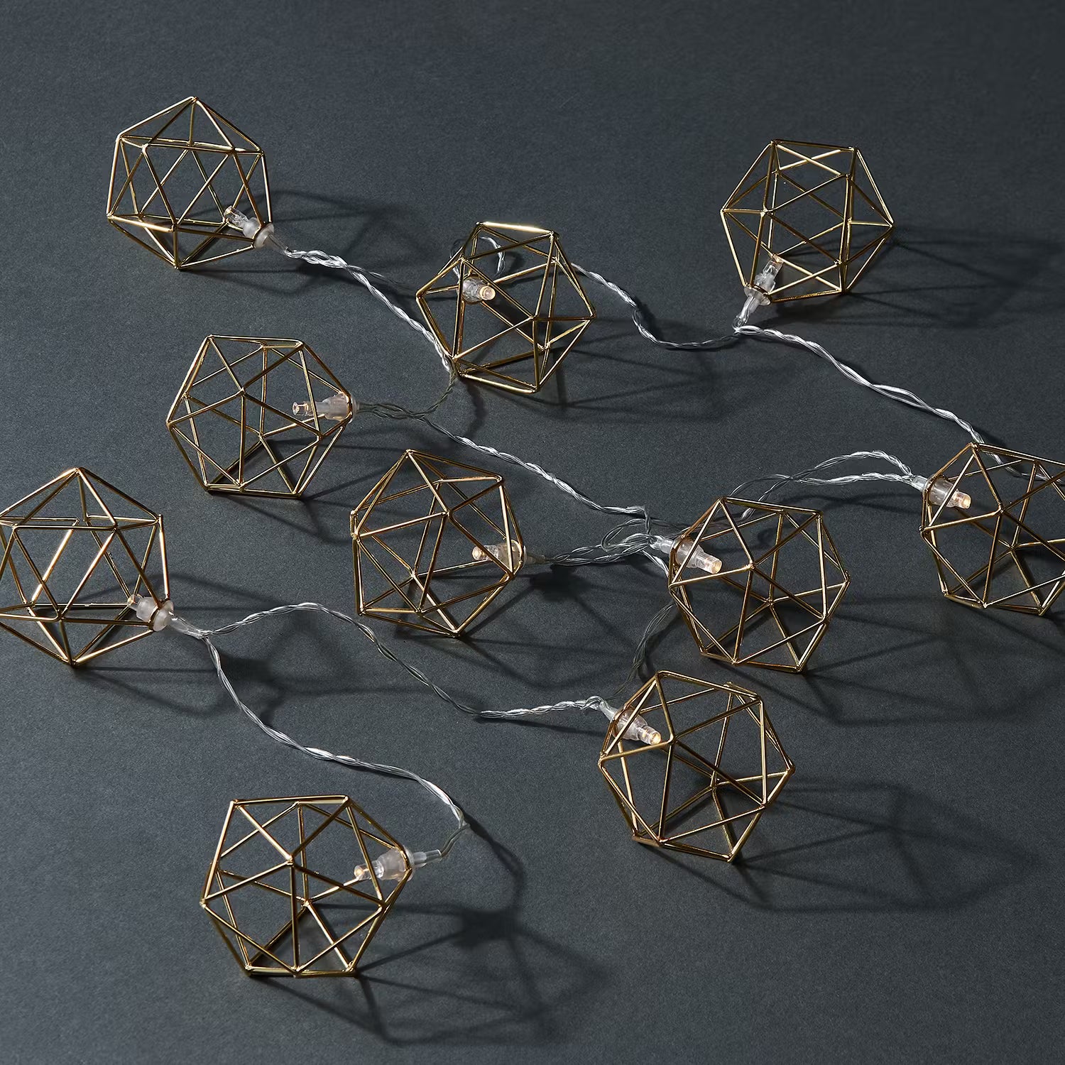 GEOMETRICS LED-Lichterkette - Aluminium / PVC - Gold