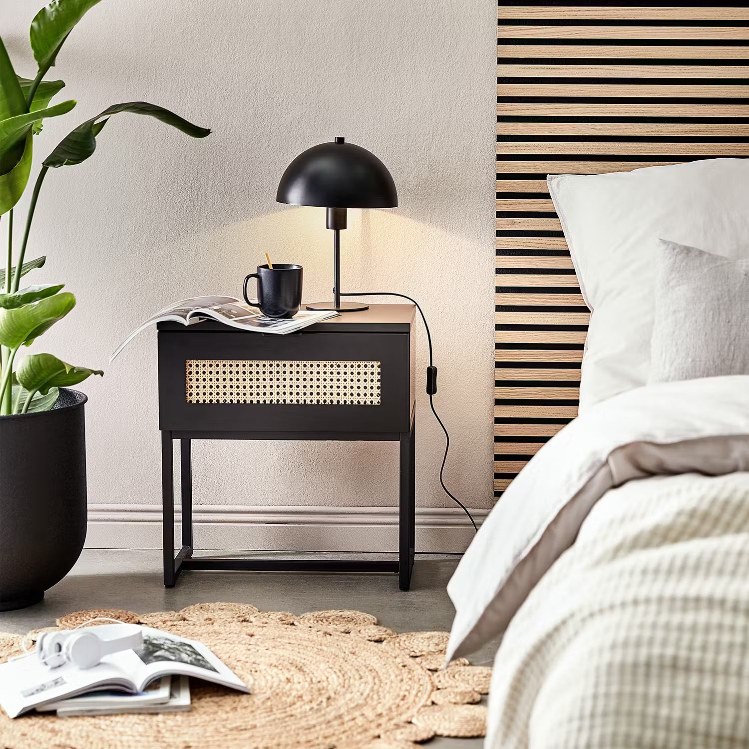 LITTLE VIENNA Nachttisch - Aluminium / Rattan / Eichenholzfurnier - Schwarz / Braun