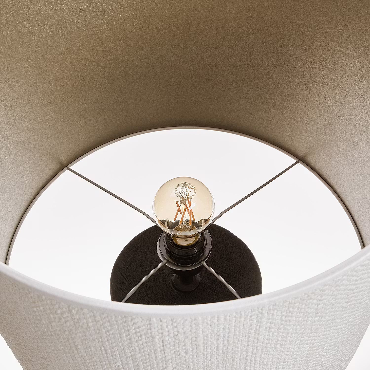 GROOVED Tischleuchte - Mangoholz / Polyethylen / Polyacryl / Eisen - 1-flammig