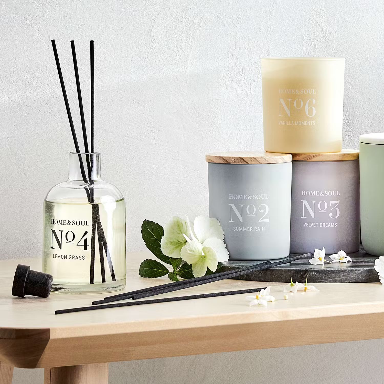 HOME & SOUL Duftkerze 4er-Set - Pinienholz / Sojawachs / Paraffin / Glas - Creme