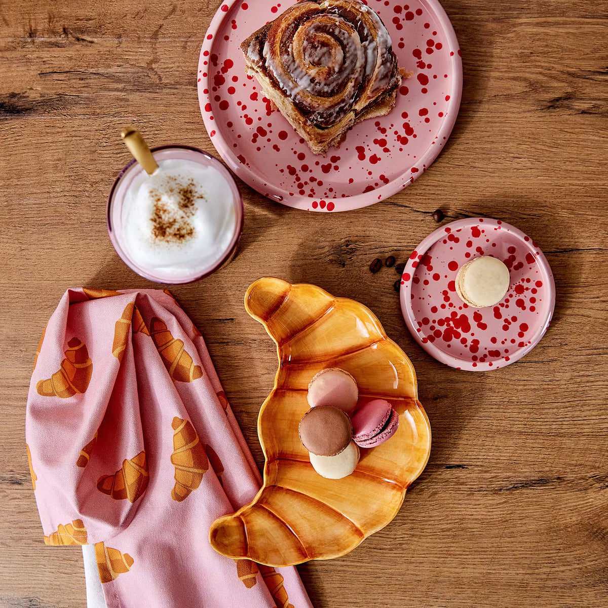CROISSANT Deko-Teller – dekorativer Hingucker – BUTLERS