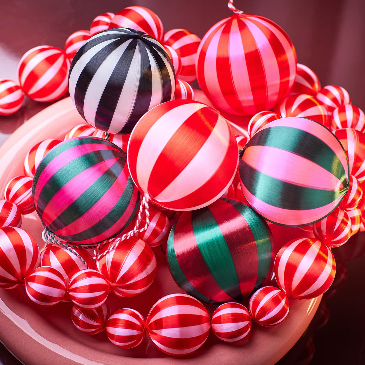 X-MAS Girlande Fadenkugeln - Polyester PVC - Rot/Pink