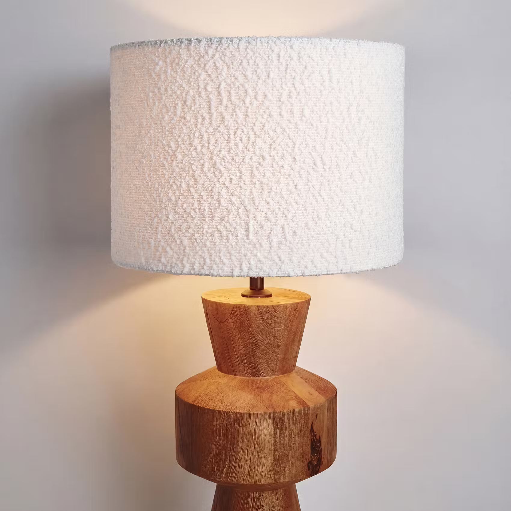 FORMAQUE Tischleuchte - Mangoholz/Polyester/Polyacryl/Eisen - Braun/Weiß -1-flammig
