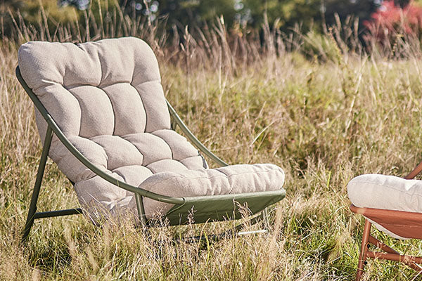 GARTENMÖBEL UND LOUNGES